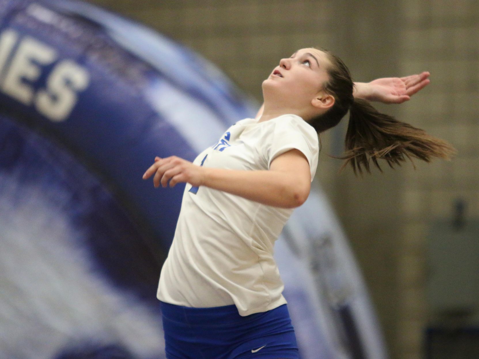Huskies lose momentum